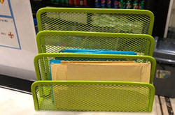 鋼板網(wǎng)書本置物架